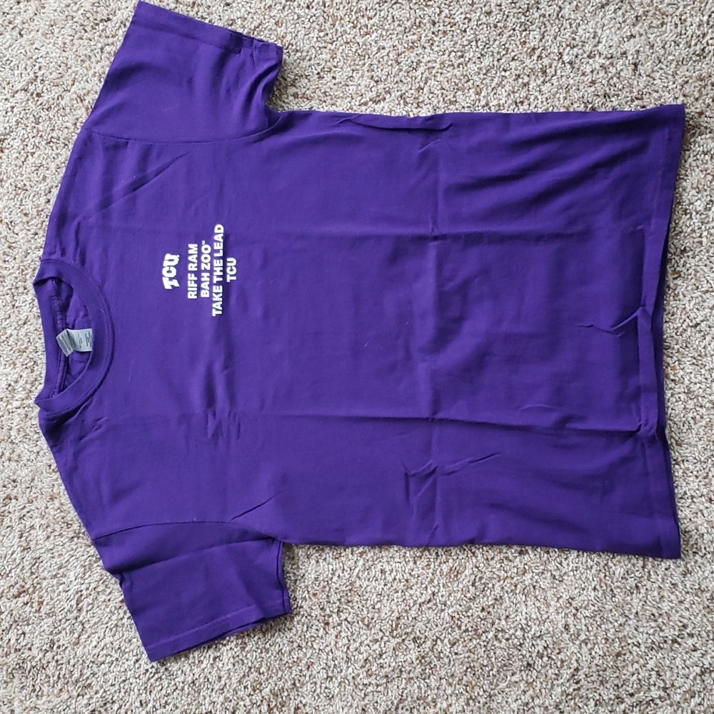 🌷🌷NWOT TCU Lead On T-shirt🌷🌷